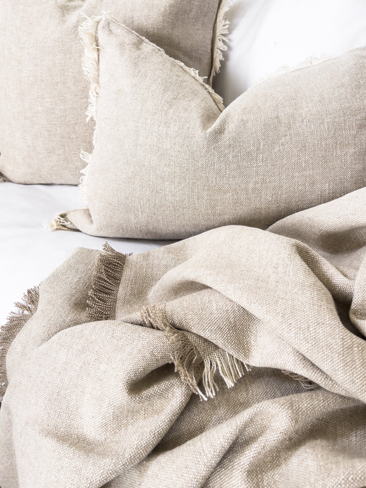 Riva French Linen Throw- Oatmeal/Natural Wander & Wild 