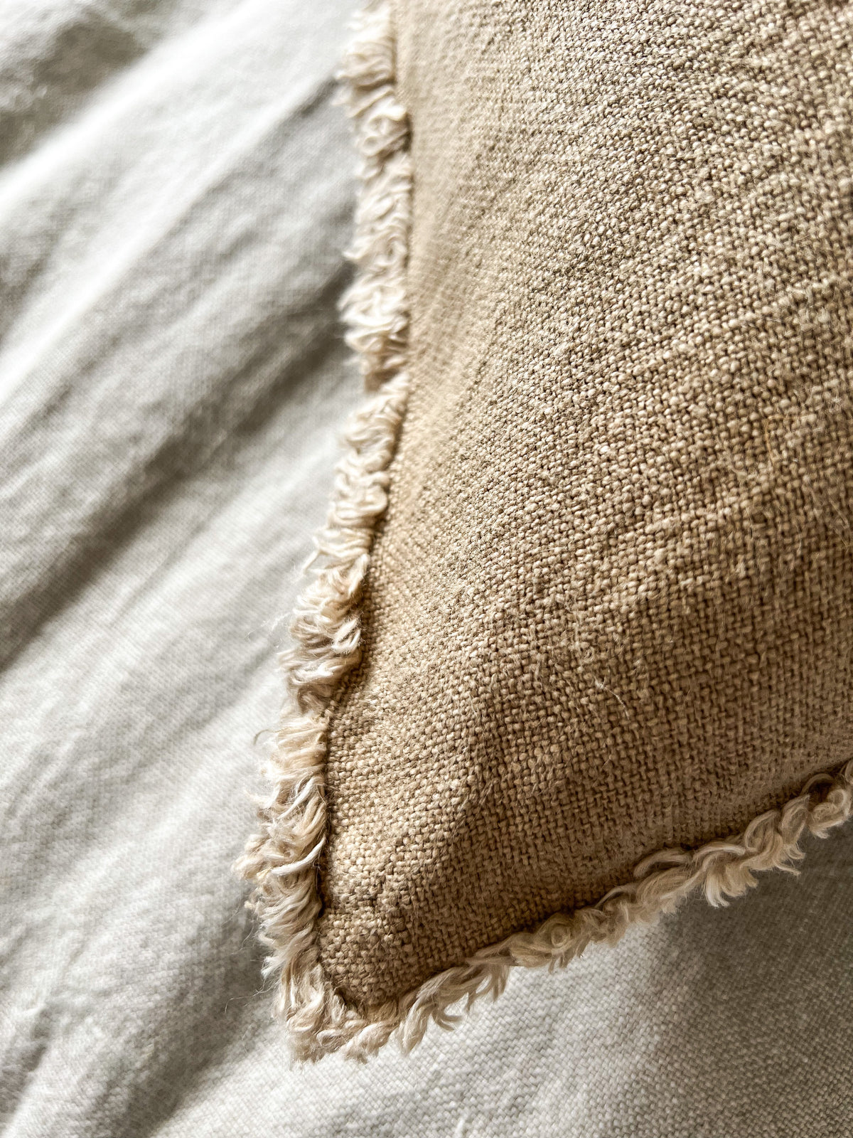 The Aspire Collection oozes quality with its natural texture & a stunning stonewashed finish for added softness. Visually soft, beautifully hand-loomed & available in three curated neutrals designed to pair with one another. Mix & match your favourites for a truly luxurious & high quality aesthetic.  100% pure linen | 350gsm Dimensions: 50cm x 50cm